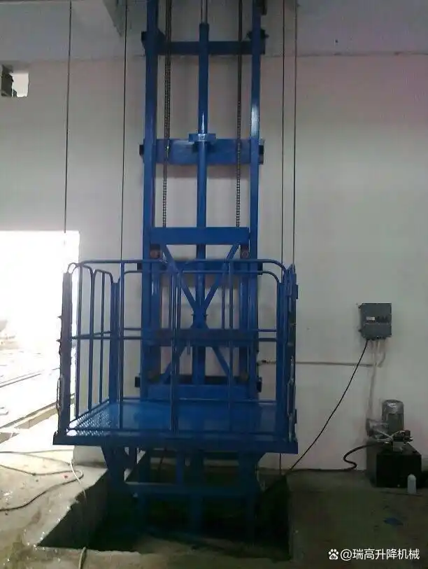 解决方案:临夏县载货升降梯如钢铁卫士，安全高效直击人心